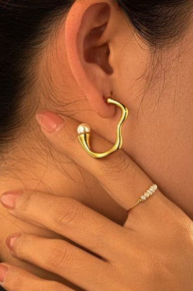 Wild Curve Hoop Earrings