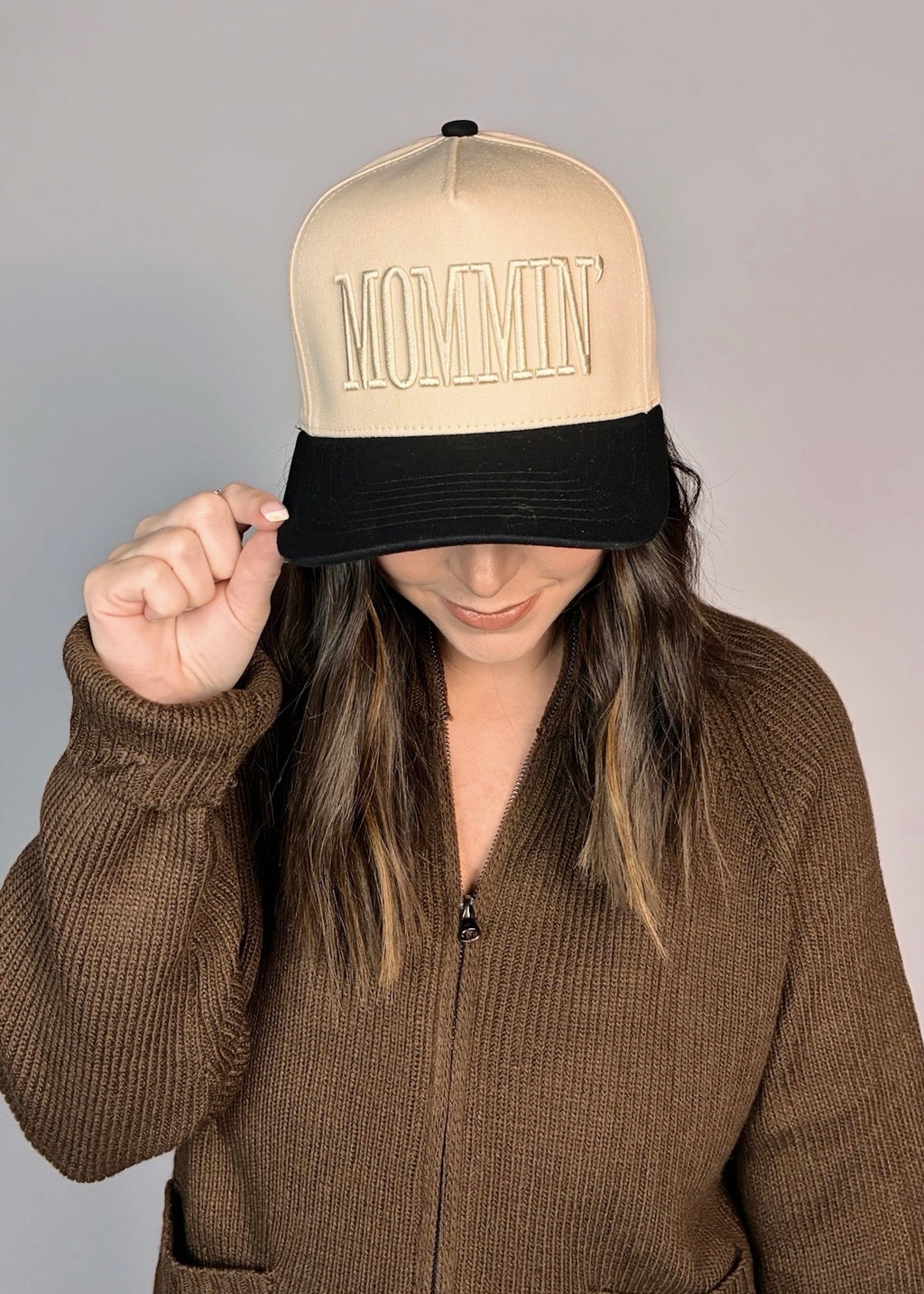 Mommin' Trucker Hat - Black