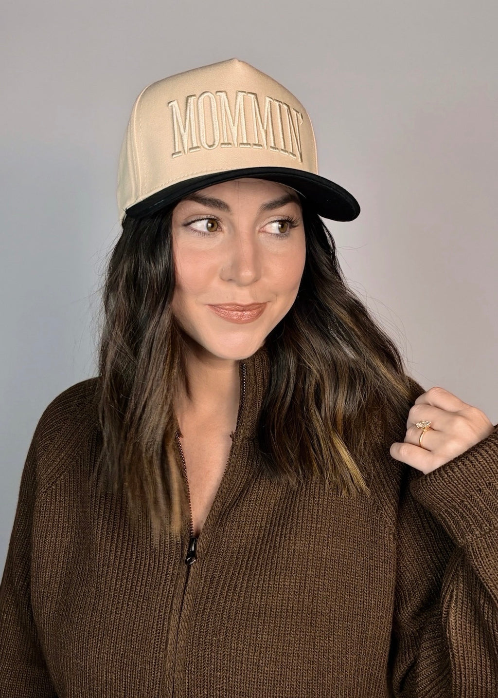 Mommin' Trucker Hat - Black